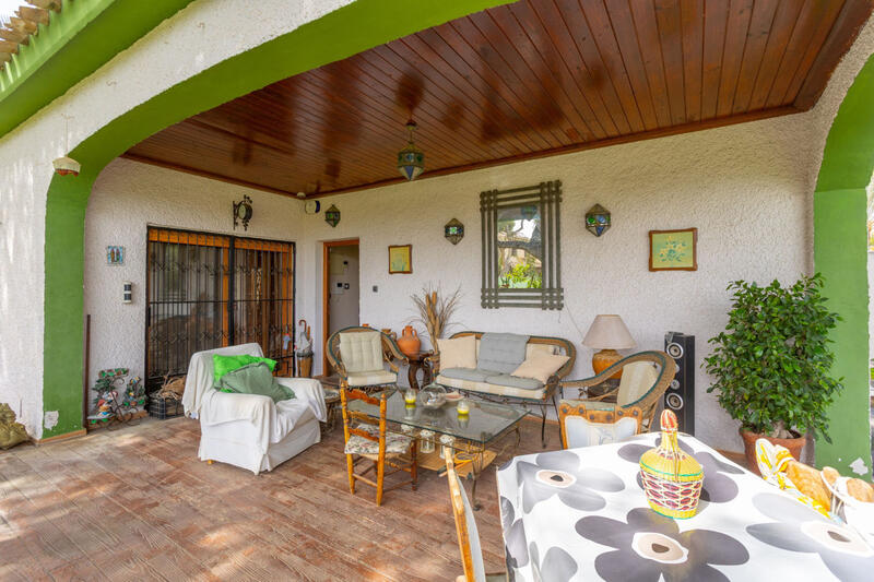 3 спальная комната вилла продается в Campoamor, Alicante