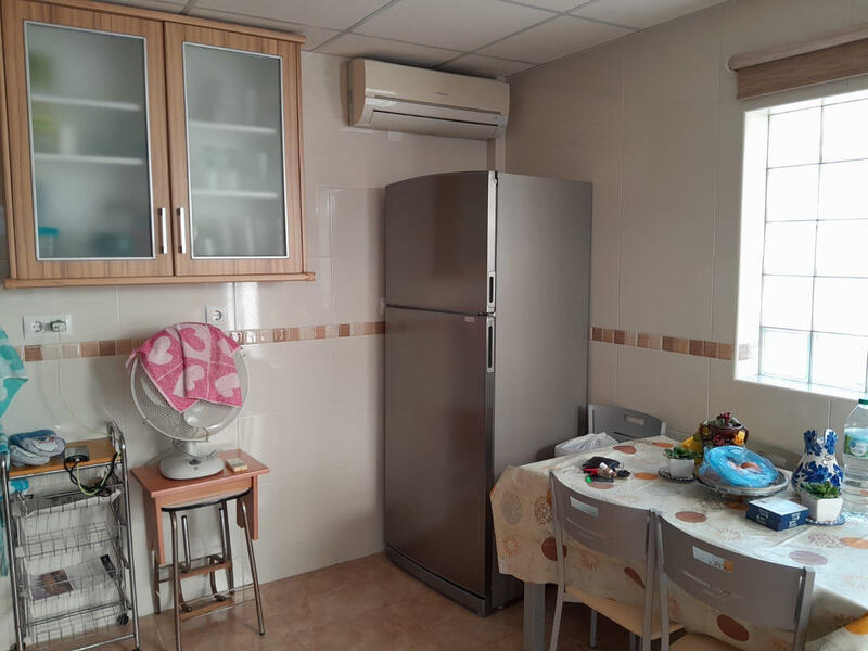 4 bedroom Apartment for sale