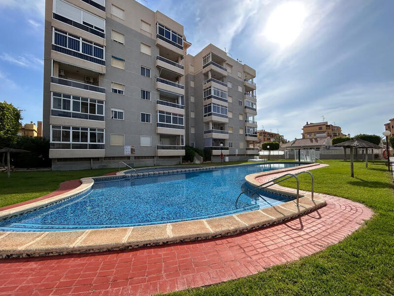 3 Schlafzimmer Stadthaus zu verkaufen in Torrevieja, Alicante