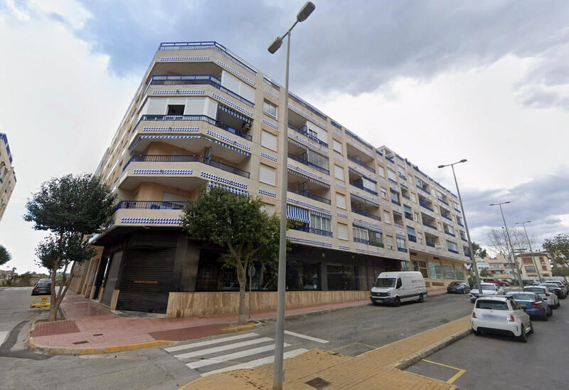 2 bedroom Apartment for sale in Guardamar del Segura, Alicante