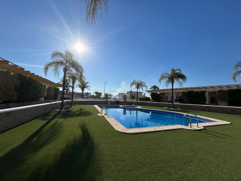 2 soverom Rekkehus til salgs i Mil Palmeras, Alicante