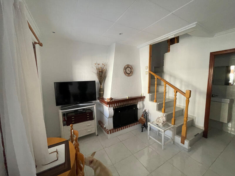 2 bedroom Townhouse for sale