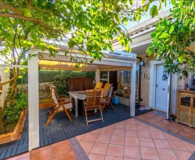 3 soveværelse Byhus til salg i Torrevieja, Alicante