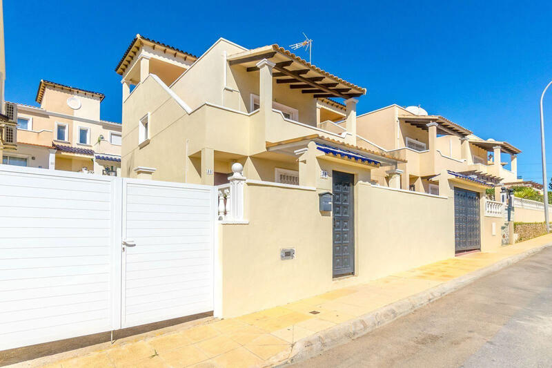 3 chambre Villa à vendre dans Villamartin, Alicante