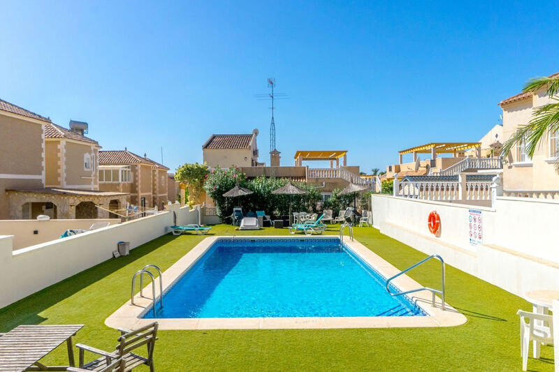 3 chambre Villa à vendre dans Villamartin, Alicante