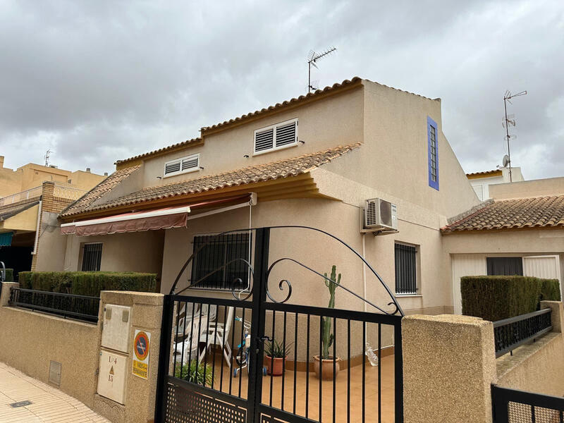 4 soveværelse Byhus til salg i Los Alcazares, Murcia