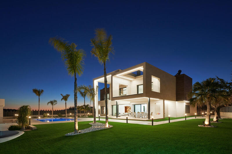 7 bedroom Villa for sale