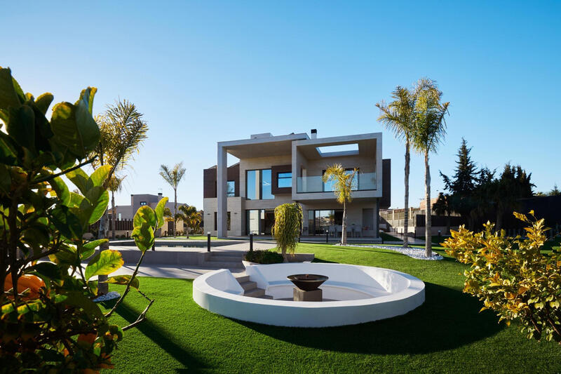 7 bedroom Villa for sale
