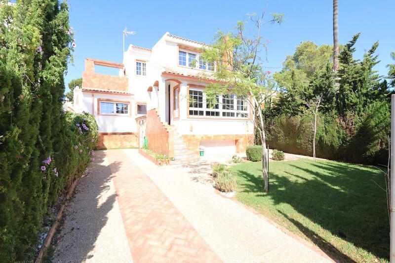 4 slaapkamer Villa Te koop