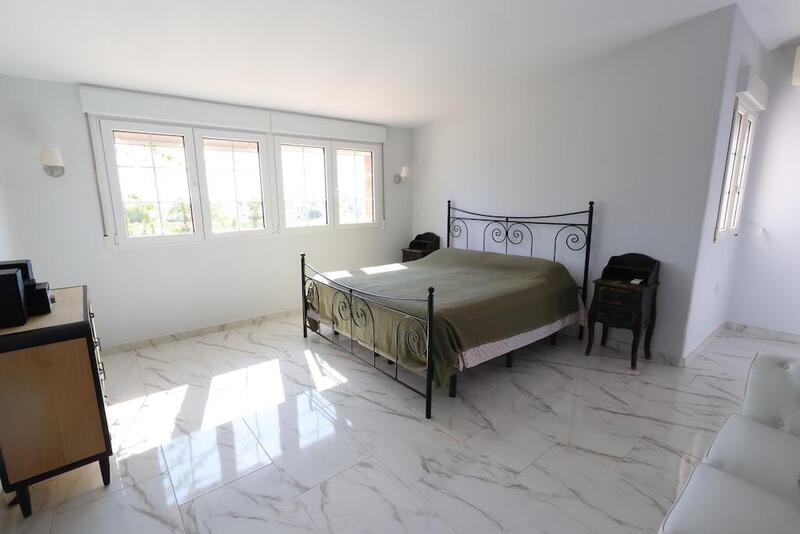 4 slaapkamer Villa Te koop