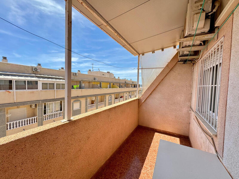 2 Schlafzimmer Appartement zu verkaufen in Torrevieja, Alicante