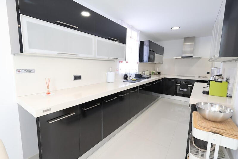 4 slaapkamer Villa Te koop in Cabo Roig, Alicante