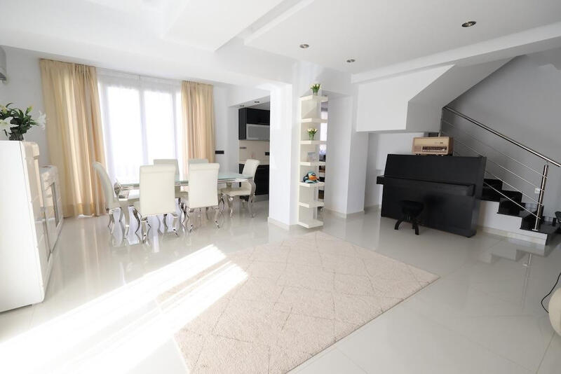 4 Schlafzimmer Villa zu verkaufen