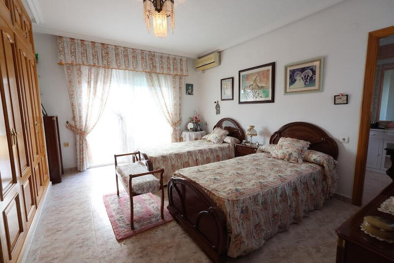5 slaapkamer Villa Te koop