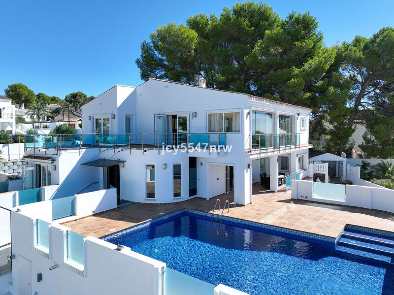 Villa en venta en Teulada, Alicante