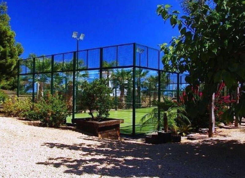 7 спальная комната вилла продается в Altea, Alicante
