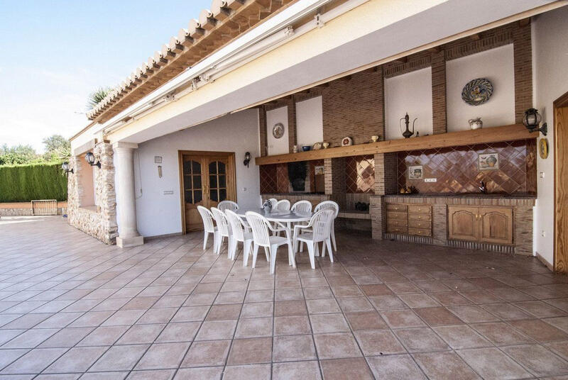 8 soveværelse Villa til salg
