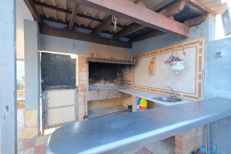 9 Cuarto Villa en venta