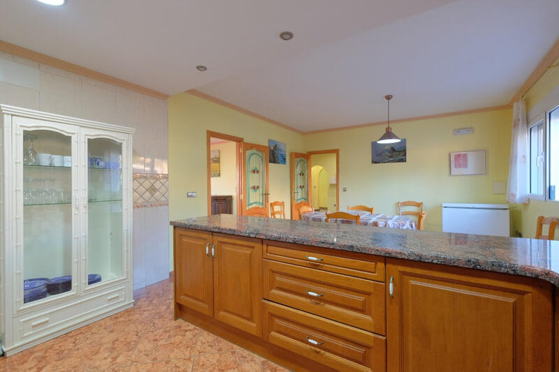 9 Cuarto Villa en venta