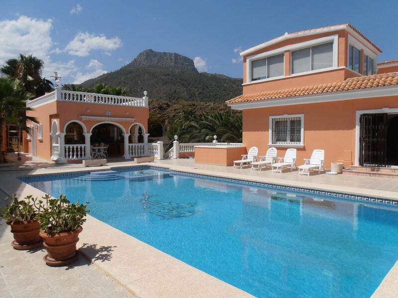 5 soveværelse Villa til salg i Calpe, Alicante