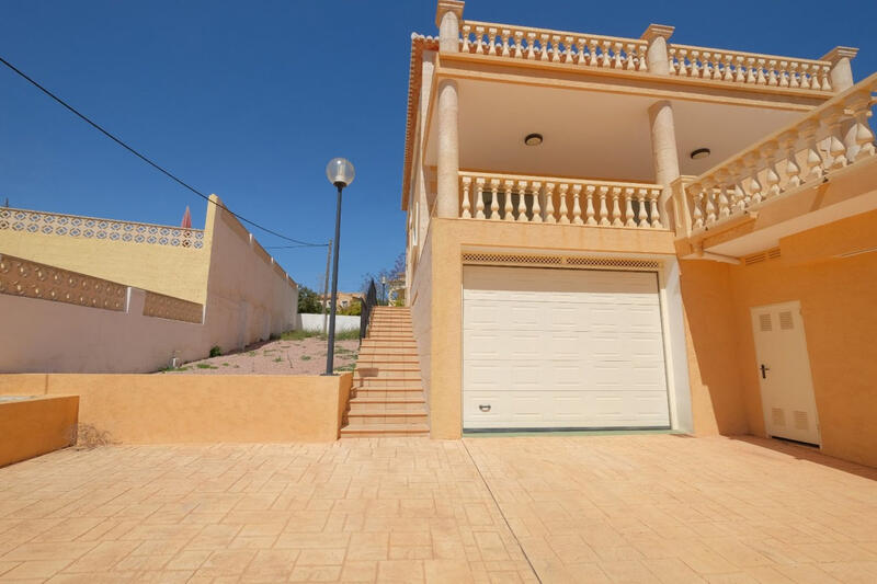 6 спальная комната вилла продается в Calpe, Alicante