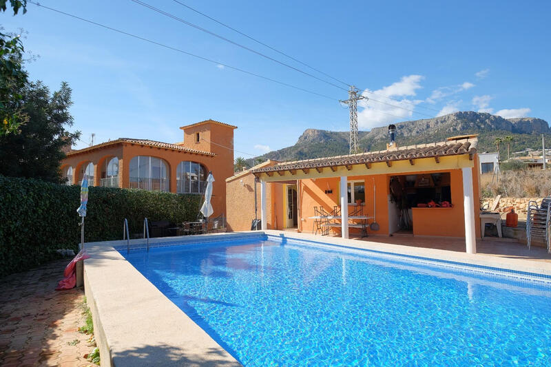 9 soveværelse Villa til salg i Calpe, Alicante