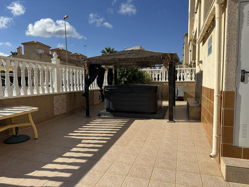 3 slaapkamer Villa Te koop in Villamartin, Alicante