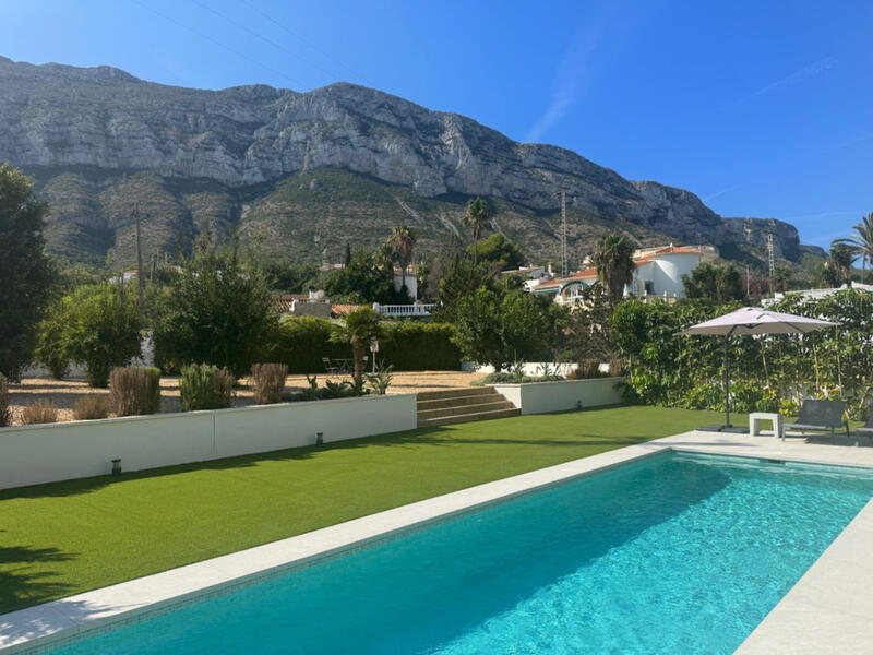 4 soveværelse Villa til salg i Denia, Alicante