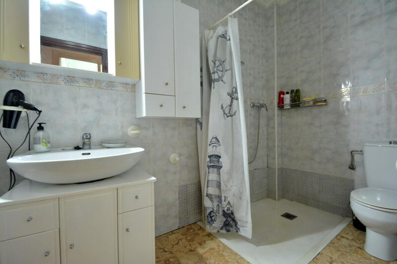 4 slaapkamer Gezinswoning Te koop in Guardamar del Segura, Alicante