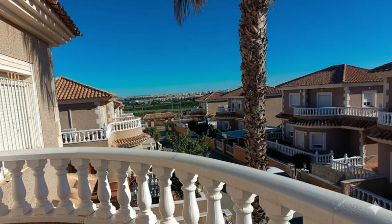 4 bedroom Villa for sale