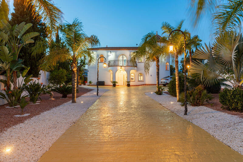 6 slaapkamer Villa Te koop