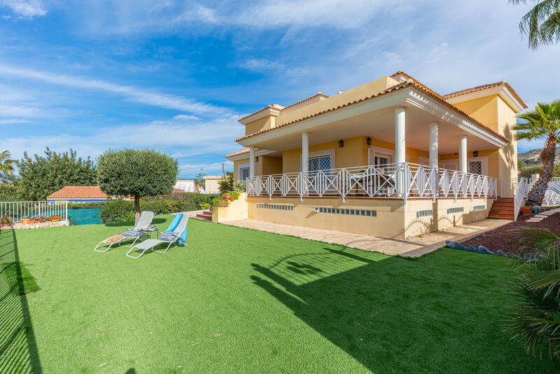 5 soveværelse Villa til salg i Busot, Alicante