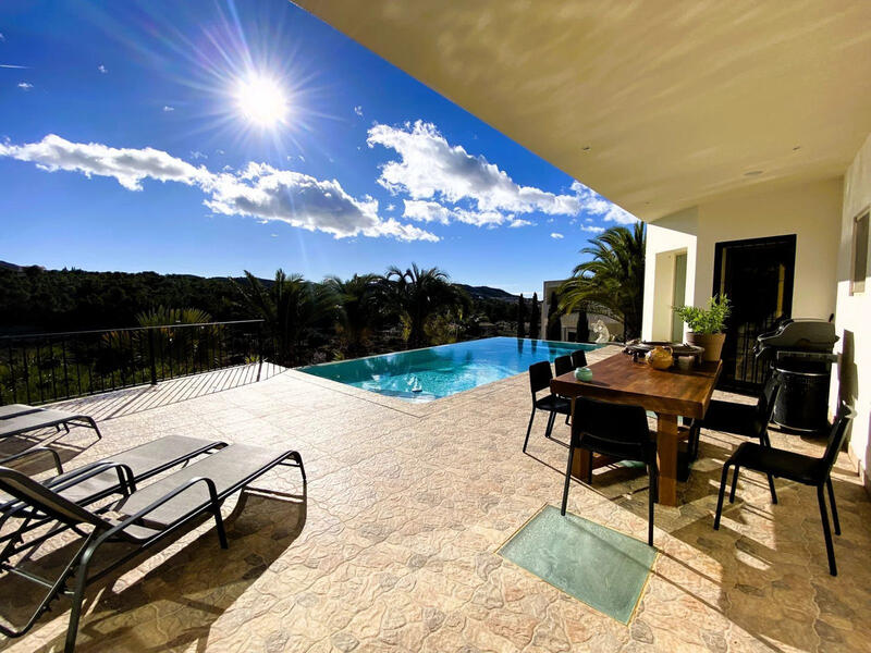 Villa till salu i Busot, Alicante