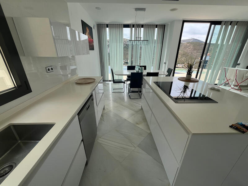 4 Cuarto Villa en venta