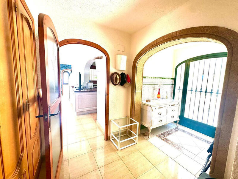4 Cuarto Villa en venta