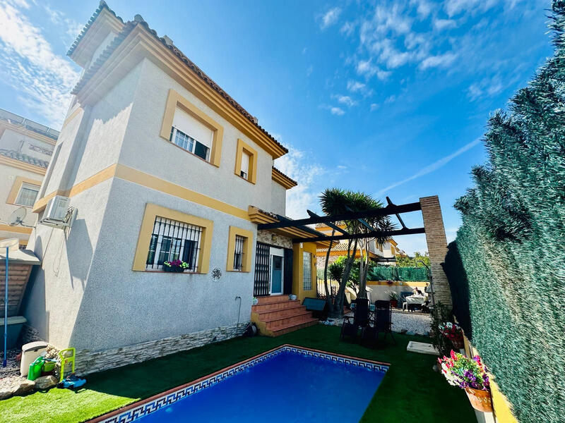 Villa til salg i Los Montesinos, Alicante
