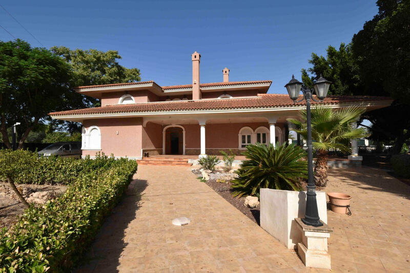 7 спальная комната вилла продается в Callosa de Segura, Alicante
