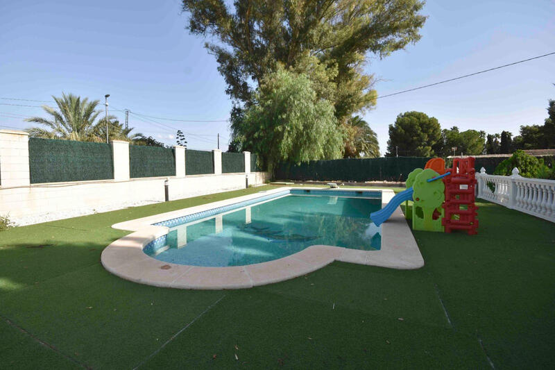 7 спальная комната вилла продается в Callosa de Segura, Alicante