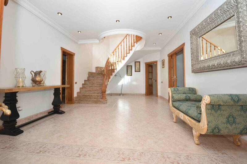 7 bedroom Villa for sale