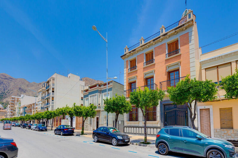 12 soveværelse Villa til salg i Callosa de Segura, Alicante