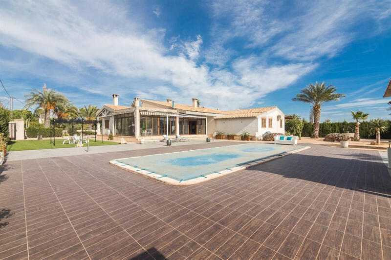 5 soveværelse Villa til salg i Elx/Elche, Alicante