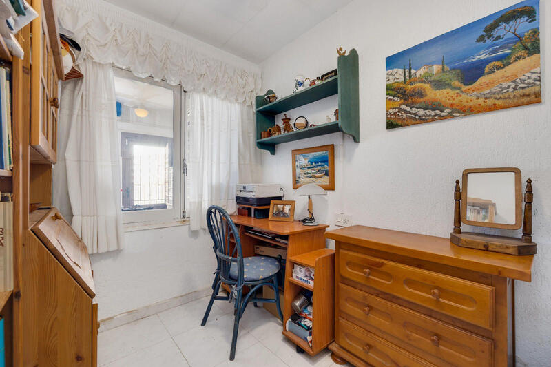 2 slaapkamer Gezinswoning Te koop