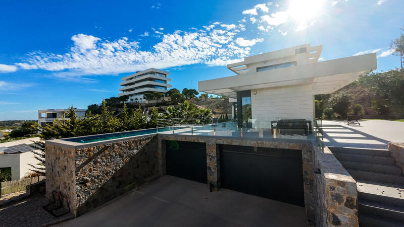 6 Cuarto Villa en venta en Las Colinas Golf, Alicante