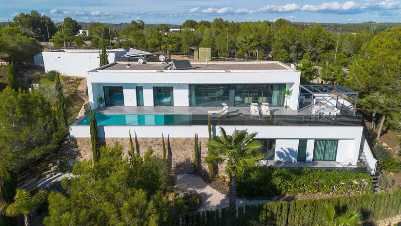 Villa en venta en Las Colinas Golf, Alicante