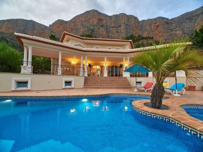 4 bedroom Villa for sale
