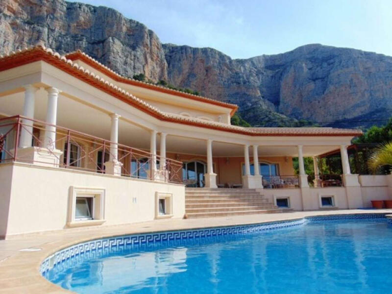 4 bedroom Villa for sale