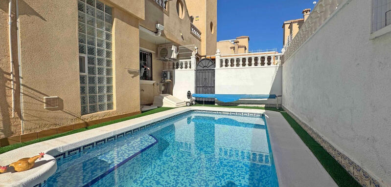 2 спальная комната городская тюрьма продается в Villamartin, Alicante