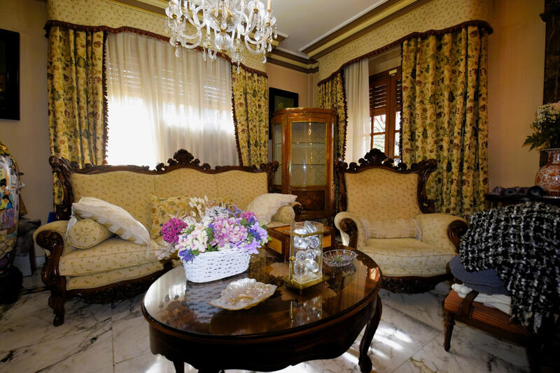 9 Cuarto Villa en venta