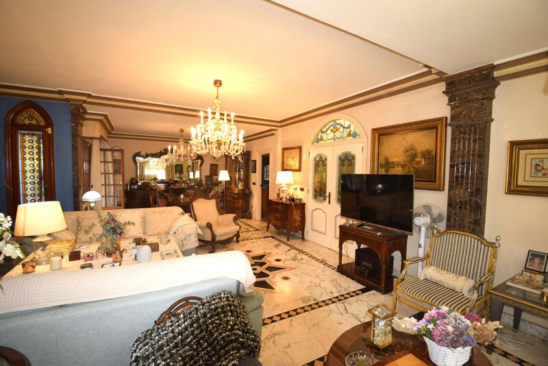9 Cuarto Villa en venta