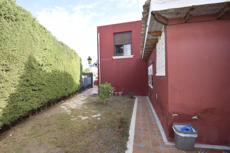 9 Cuarto Villa en venta